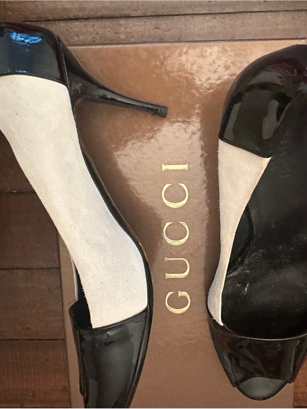 Gucci Black Patent and White Suede Open Toe Pumps - Picture 2 of 16